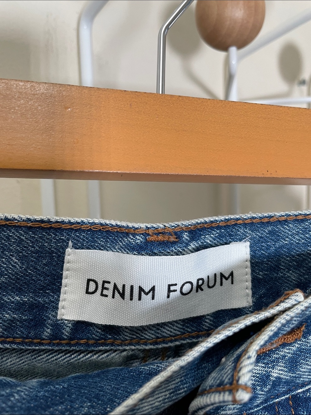 Aritzia Denim Forum 90 mid-rise Cargo Mini Shirt - Blue - 23 - Picture 2 of 9